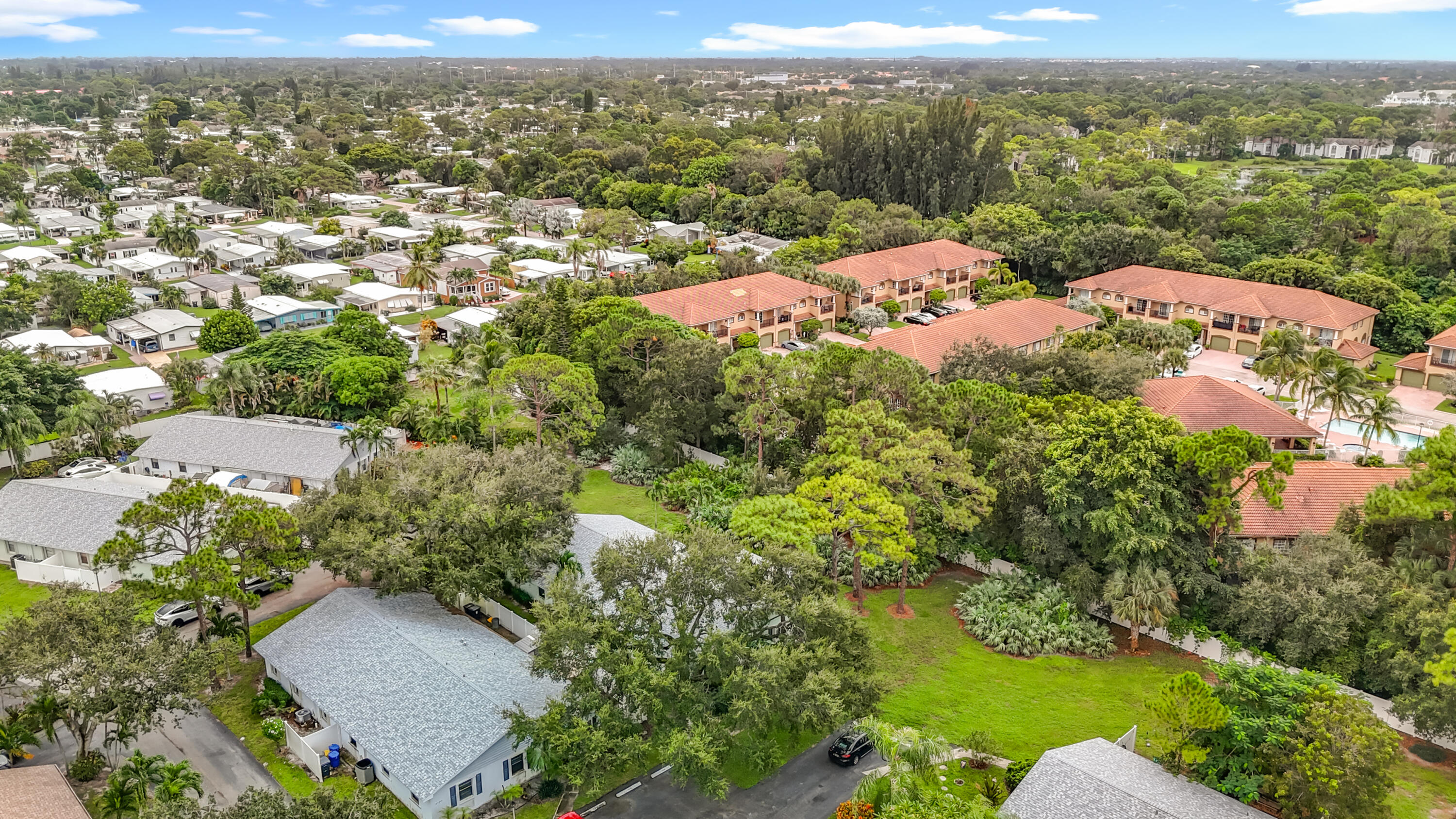 WALDEN POND - Residential