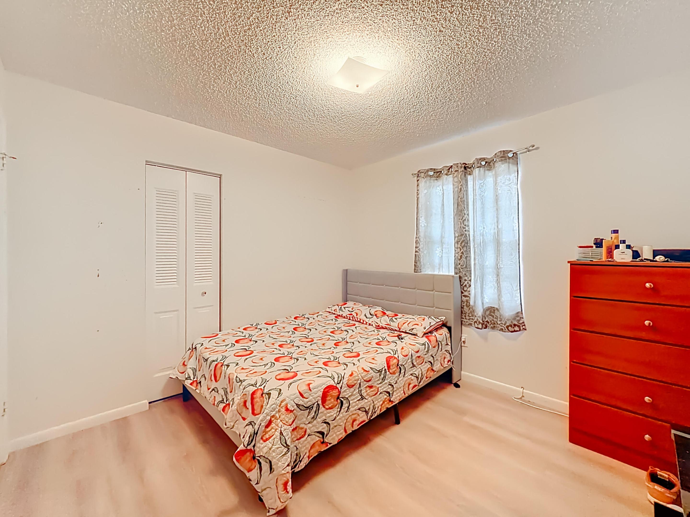 WALDEN POND - Residential