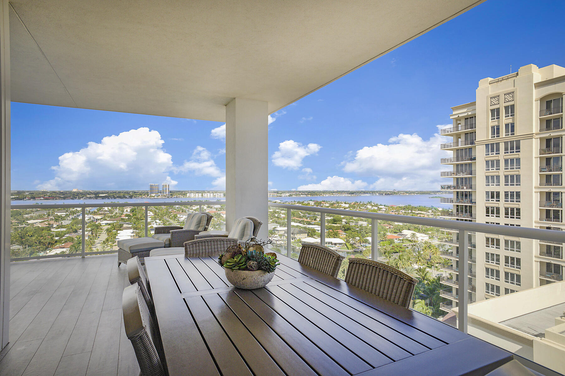 VISTABLUE SINGER ISLAND CONDO - Residential