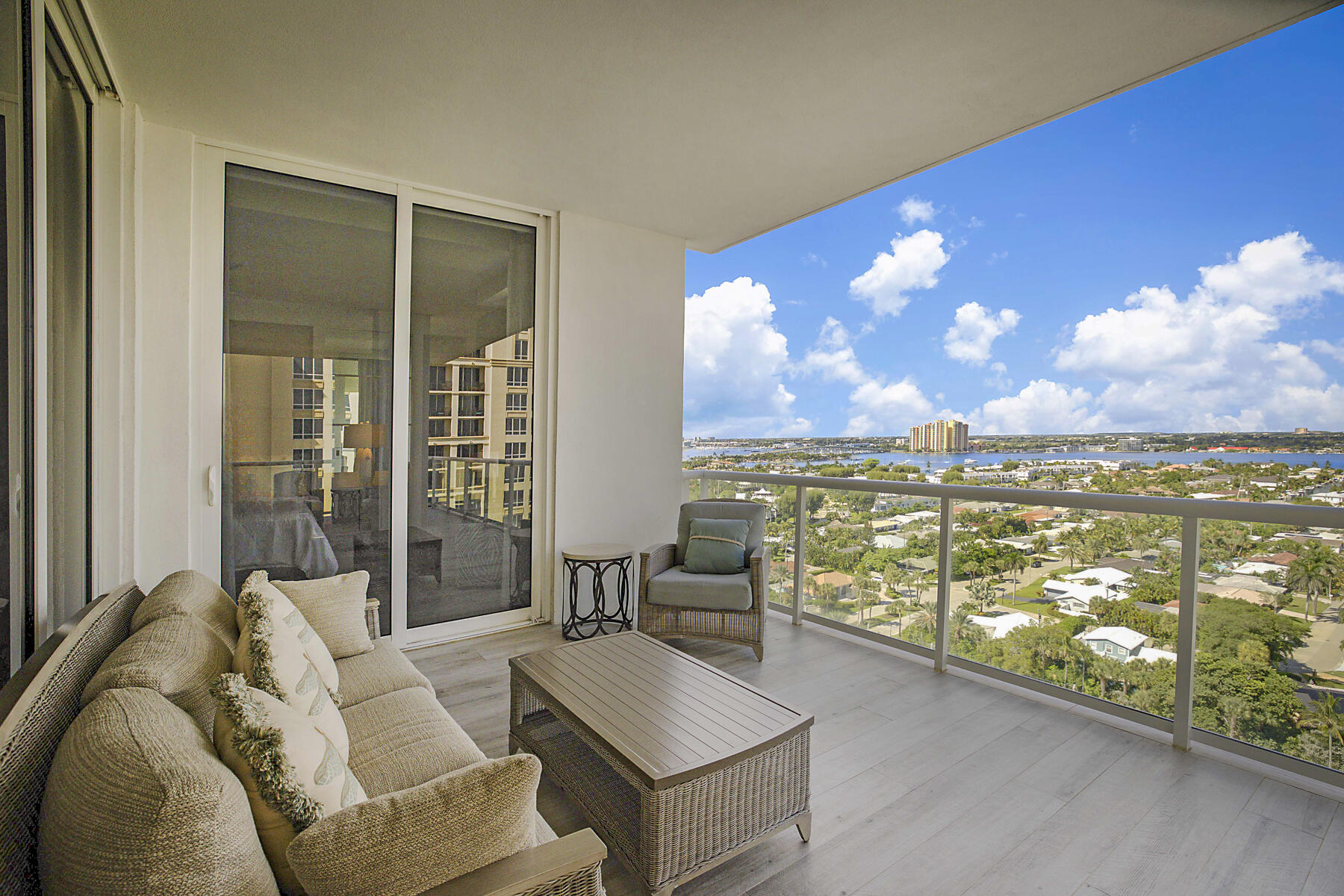 VISTABLUE SINGER ISLAND CONDO - Residential