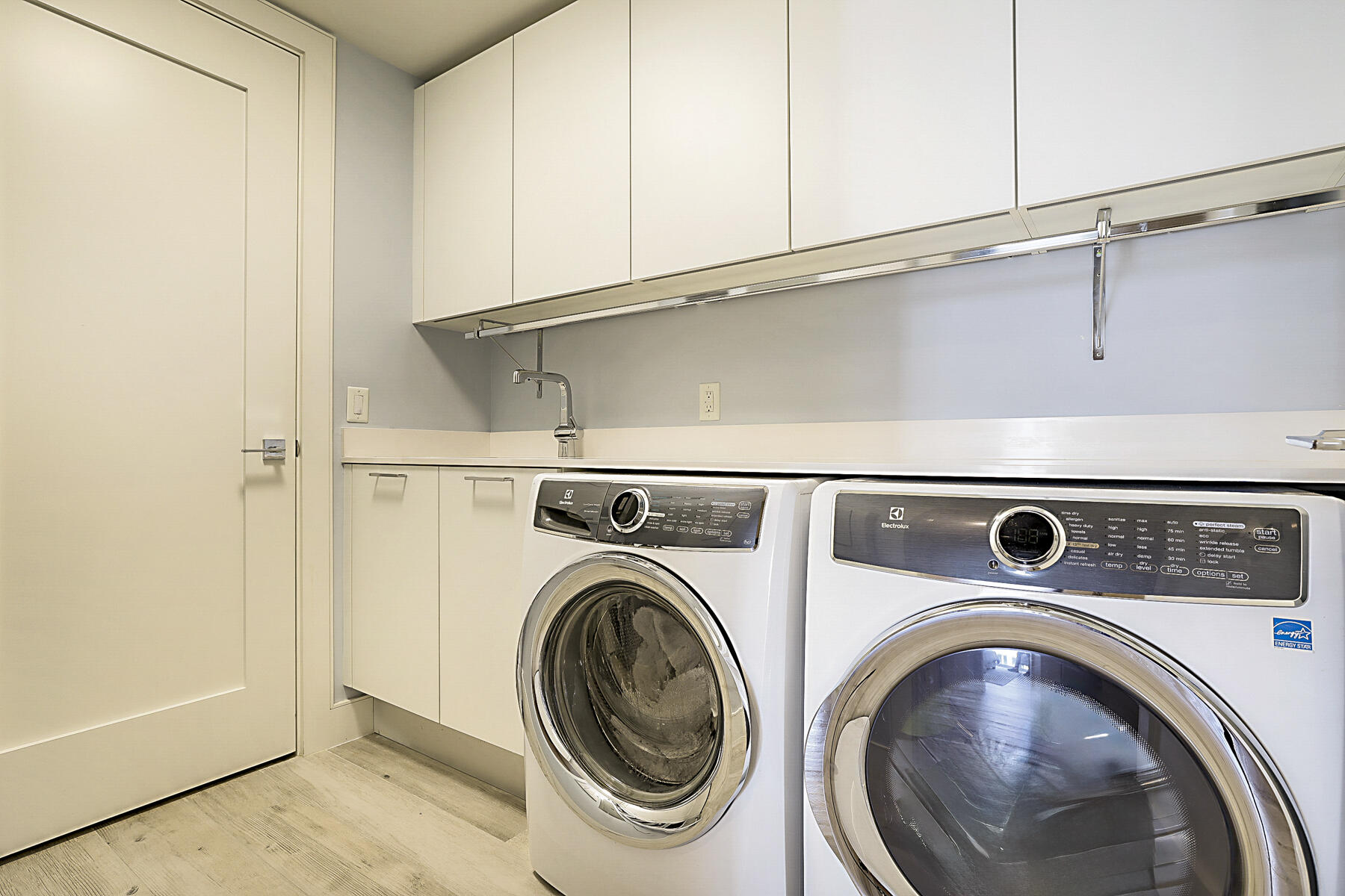 VISTABLUE SINGER ISLAND CONDO - Residential