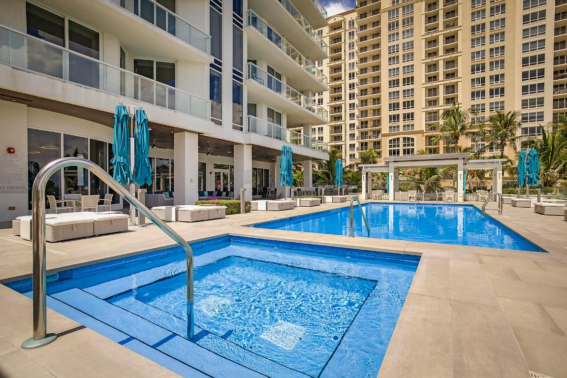 VISTABLUE SINGER ISLAND CONDO - Residential