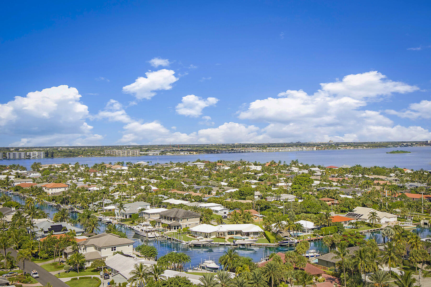 VISTABLUE SINGER ISLAND CONDO - Residential
