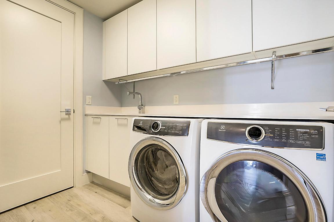 VISTABLUE SINGER ISLAND CONDO - Residential