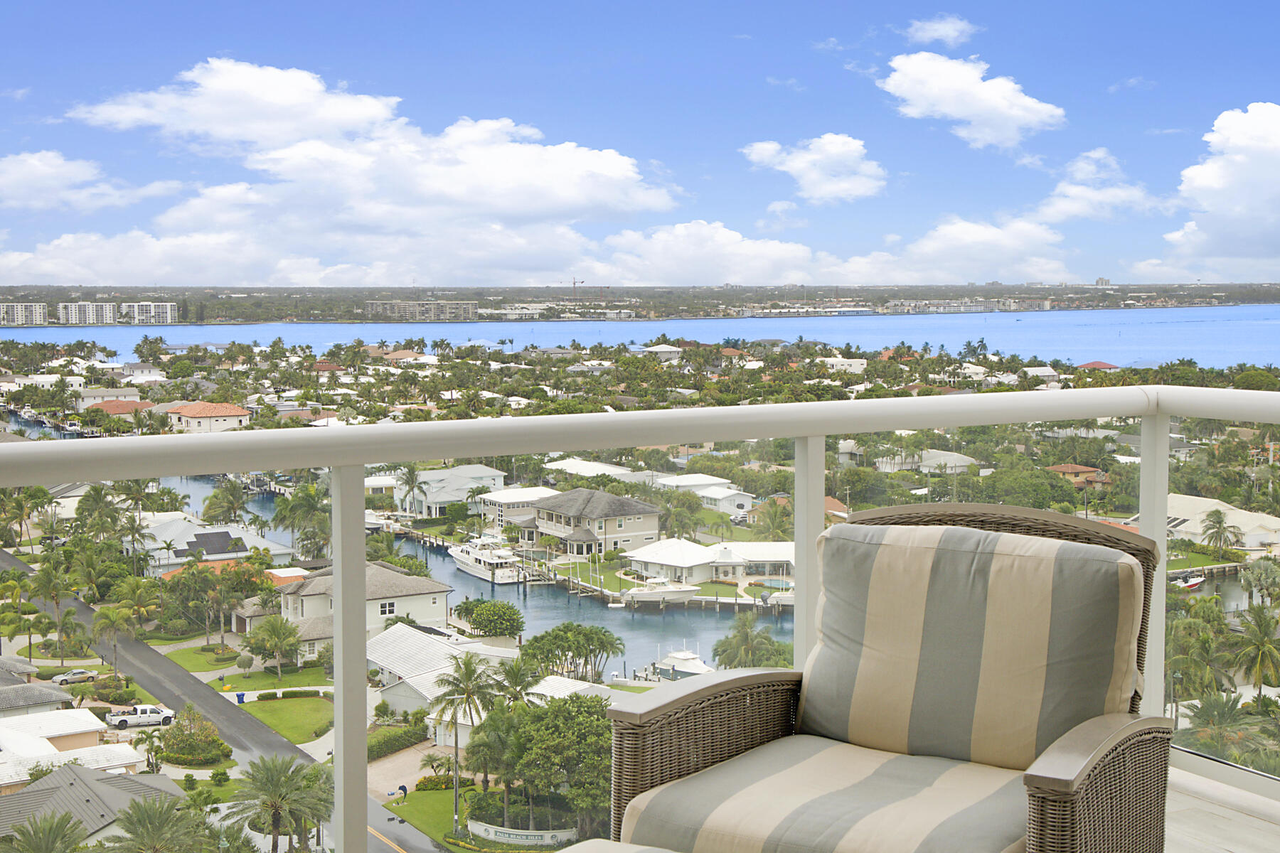VISTABLUE SINGER ISLAND CONDO - Residential