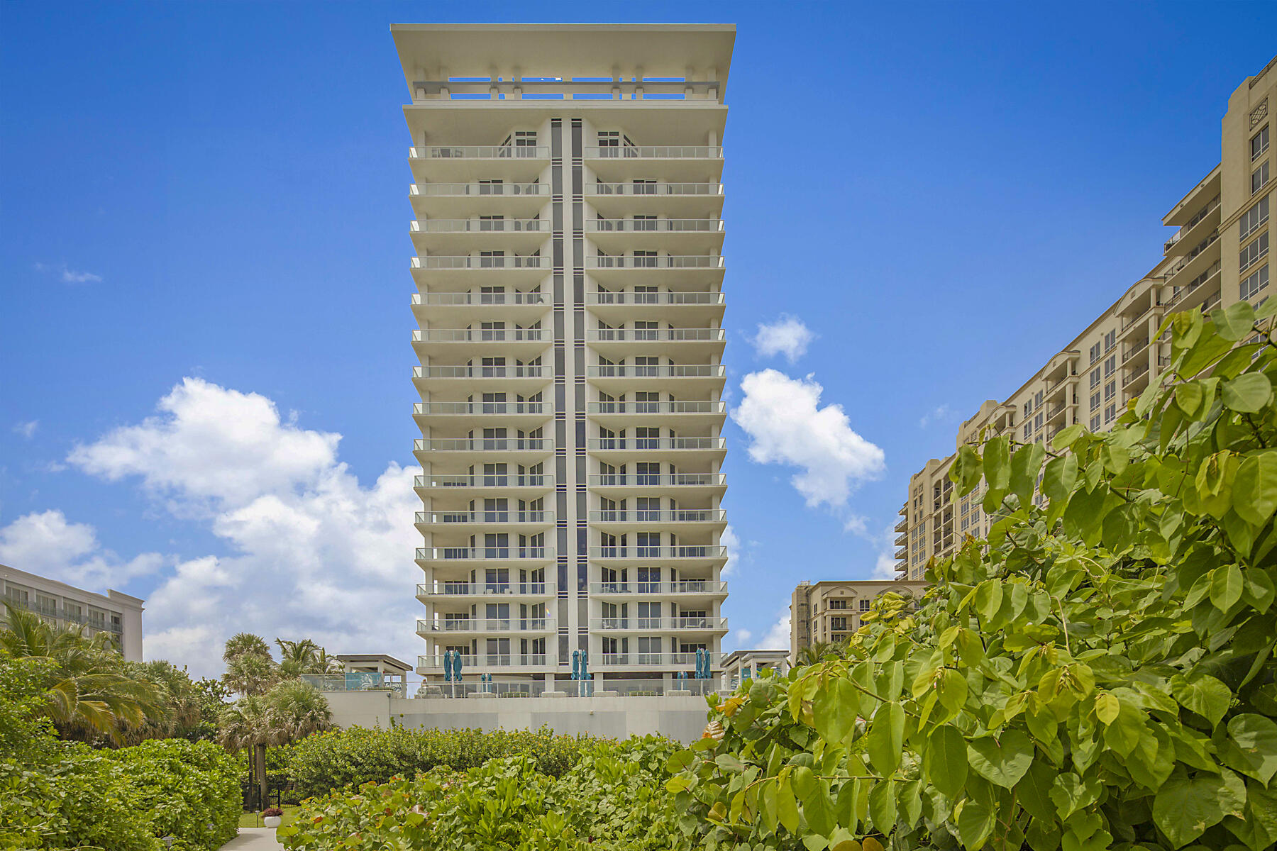 VISTABLUE SINGER ISLAND CONDO - Residential