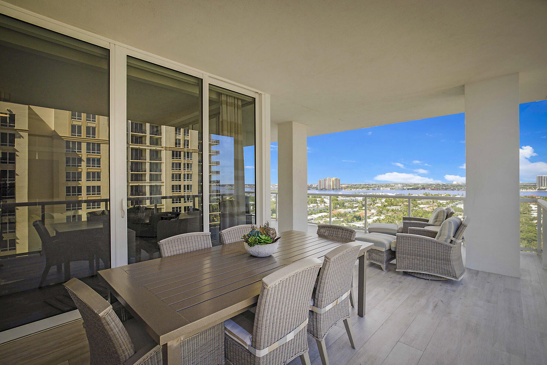 VISTABLUE SINGER ISLAND CONDO - Residential