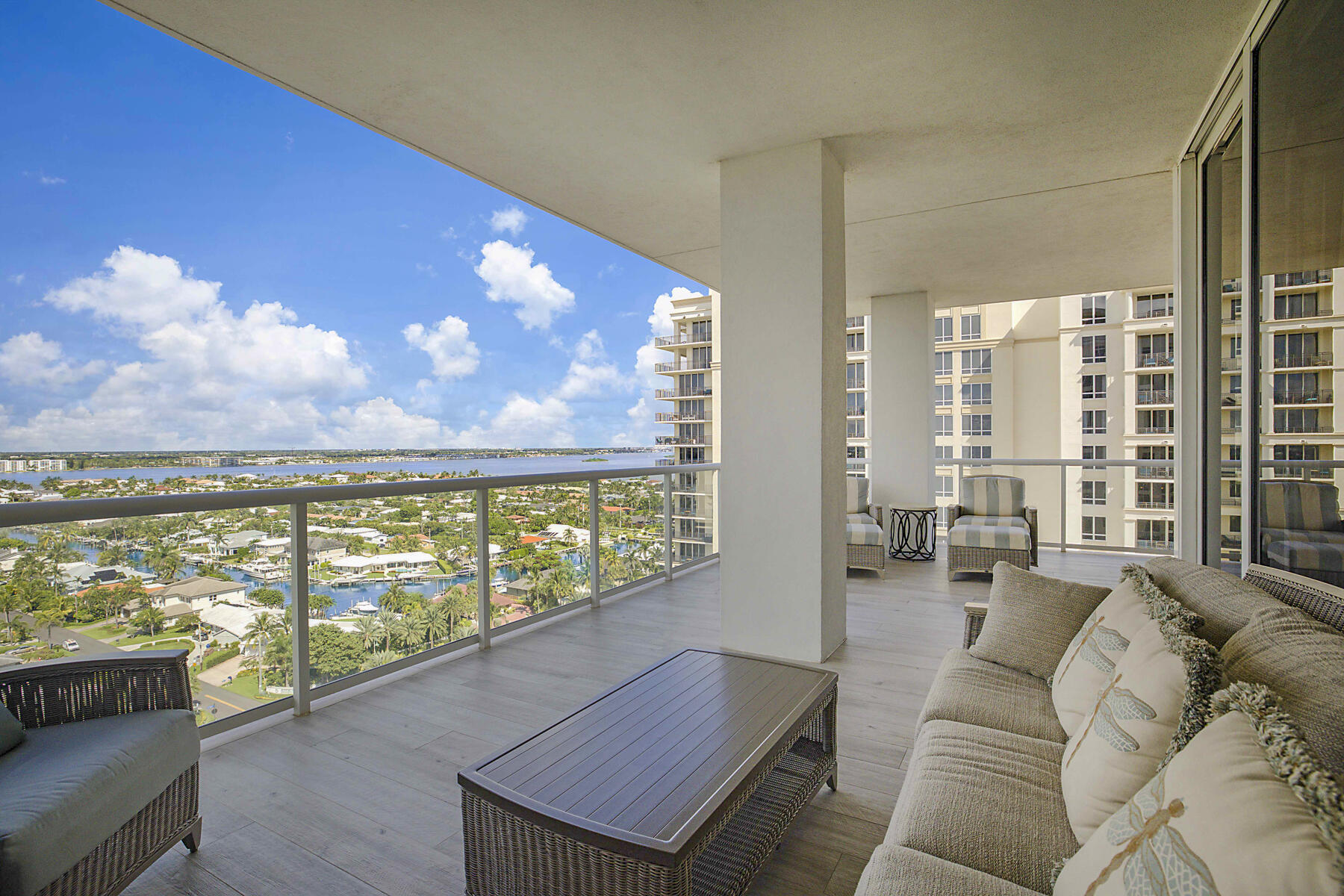 VISTABLUE SINGER ISLAND CONDO - Residential
