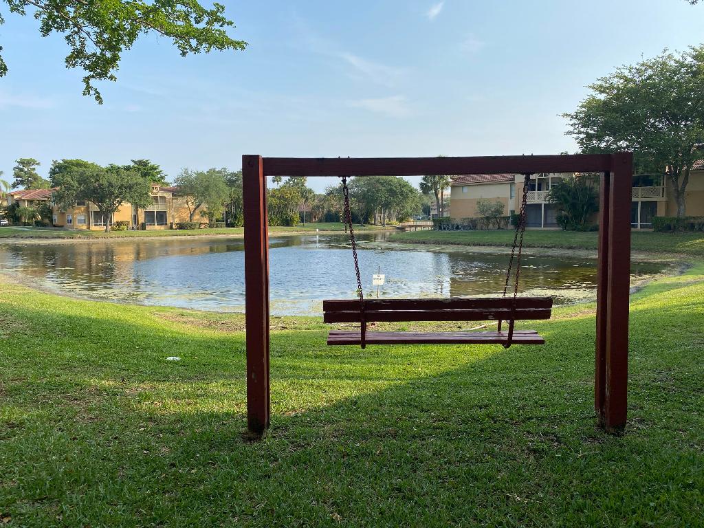 PALM LAKE CONDO - Residential Lease