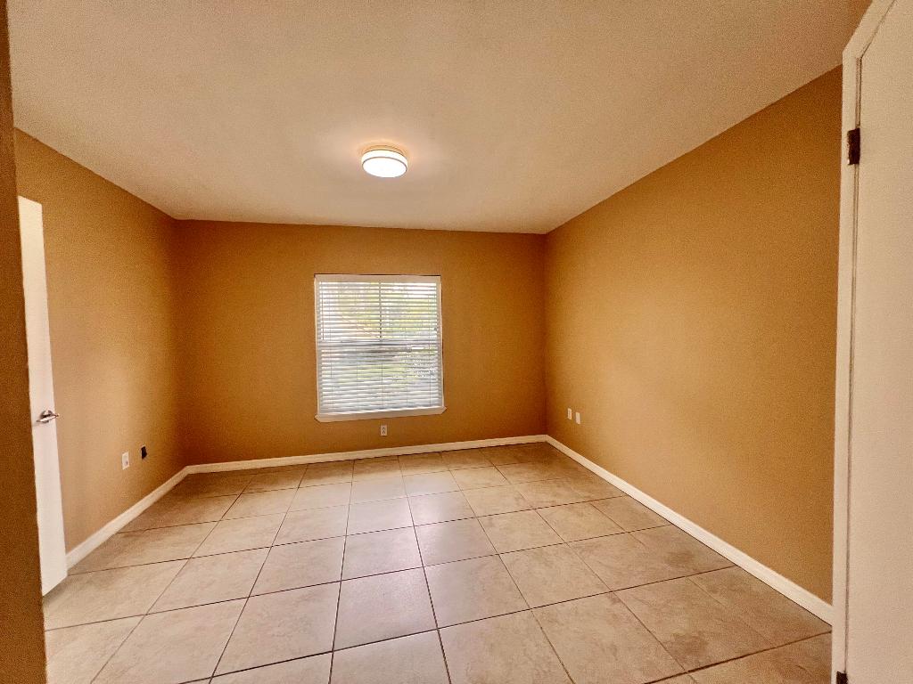 PALM LAKE CONDO - Residential Lease