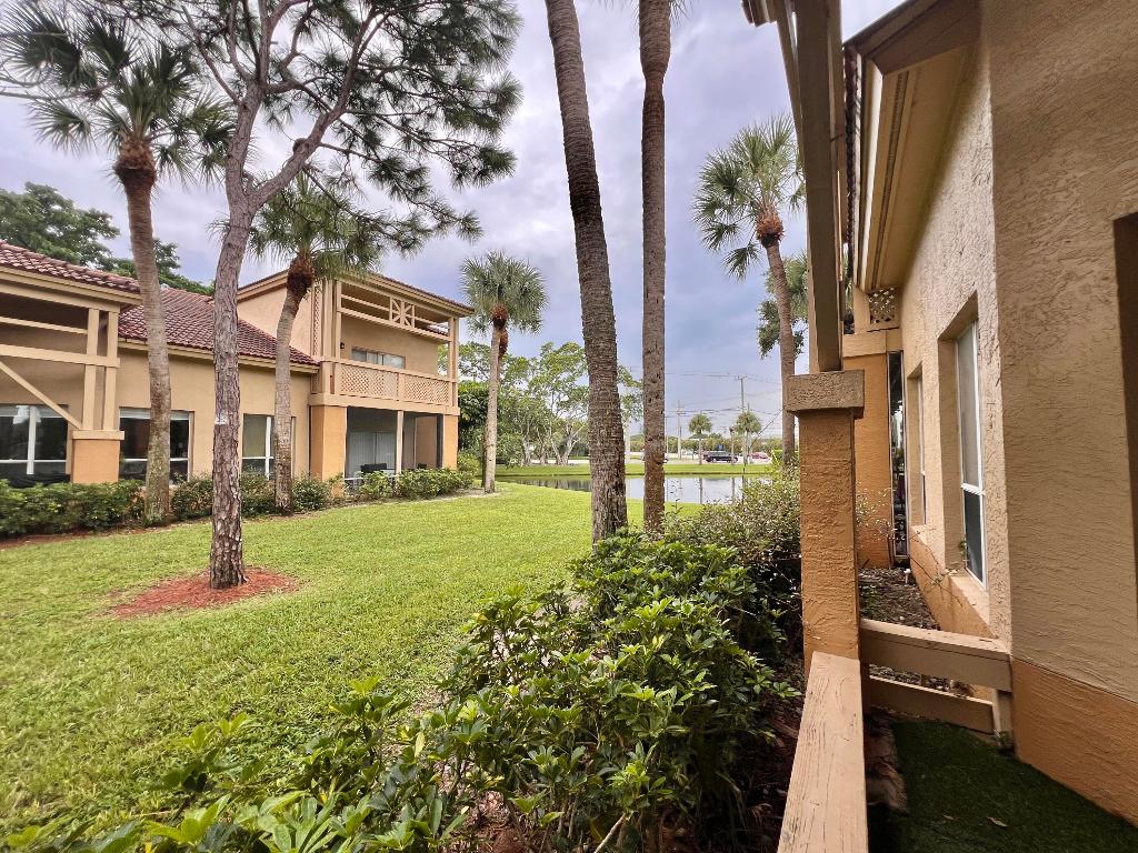 PALM LAKE CONDO - Residential Lease