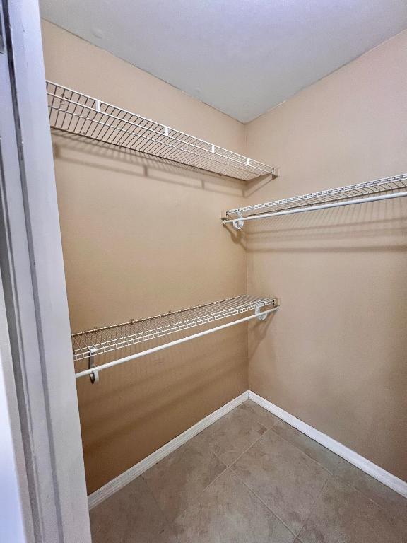 PALM LAKE CONDO - Residential Lease