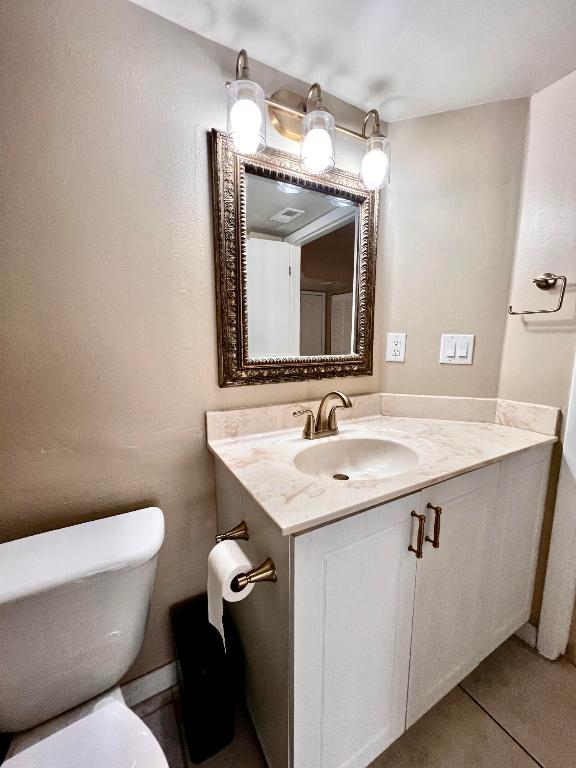 PALM LAKE CONDO - Residential Lease