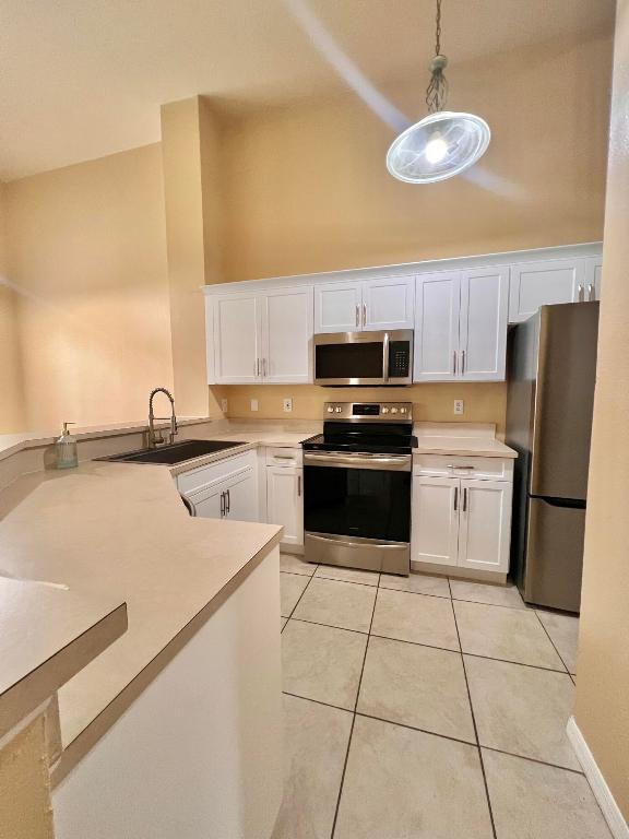 PALM LAKE CONDO - Residential Lease