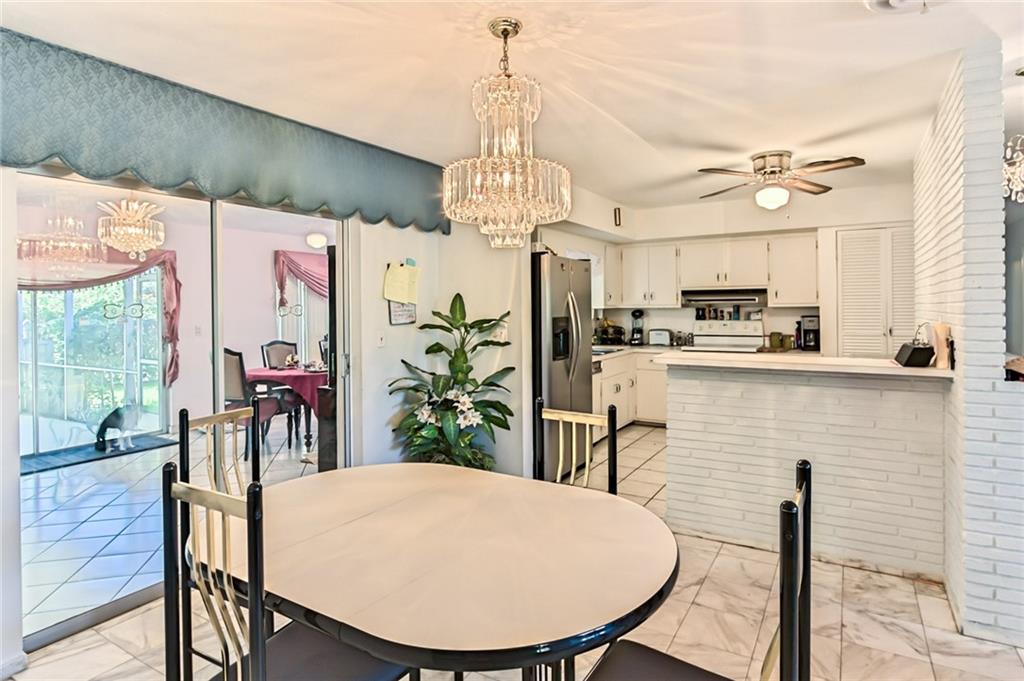 HOLLYWOOD HILLS - Residential