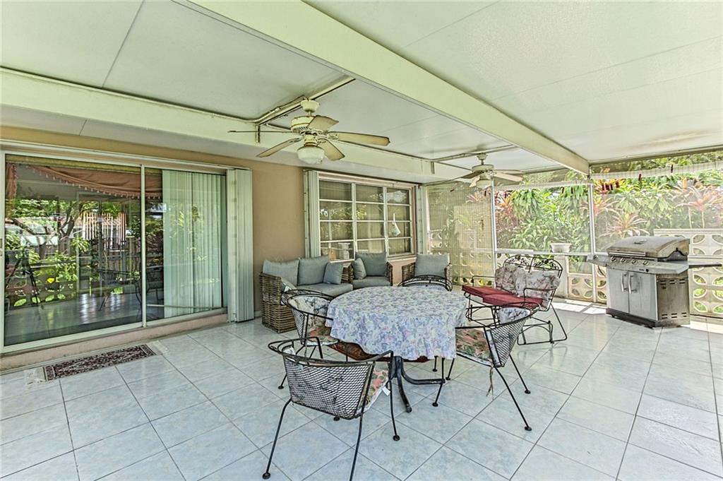 HOLLYWOOD HILLS - Residential