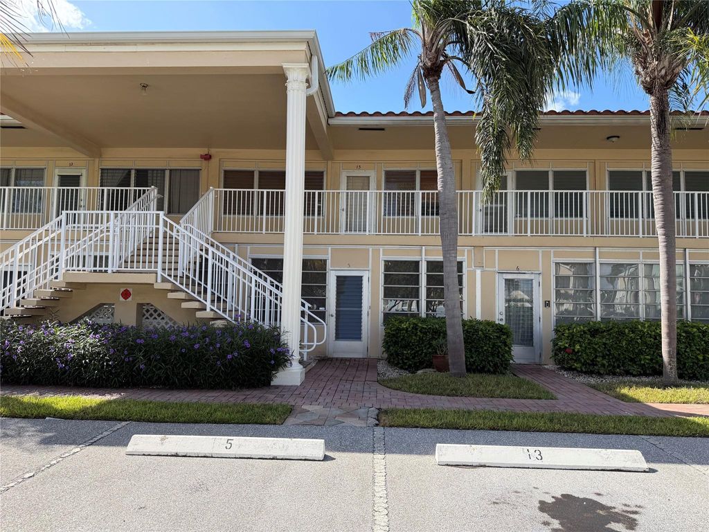 Photo of 2800 NE 28th St #5, Lighthouse Point, FL 33064 (MLS # F10531839)