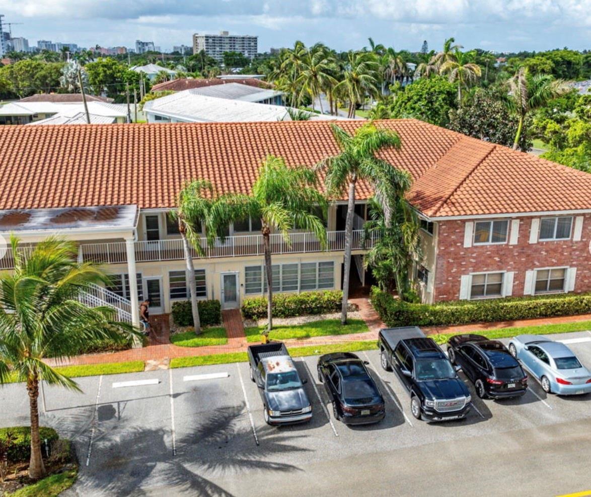 Your chance to create your dream coastal retreat!
Rarely available ground-floor unit in the boutique Ka-Mar Condo, ideally located in the heart of Lighthouse Point’s Marina neighborhood. This 1-bedroom, 1.5-bath residence offers an expansive screened-in patio where you can enjoy ocean breezes and a relaxed coastal lifestyle. Just steps from the Lighthouse Point Marina and the popular Nauti Dawg Café, with shopping, dining, and entertainment close by.
The condo is in need of a full renovation, providing the perfect opportunity to design and customize every detail to your taste. With its prime location and boutique setting of only 16 units, this pet-friendly community offers incredible potential to create instant equity once updated. Shared laundry and storage area on site.