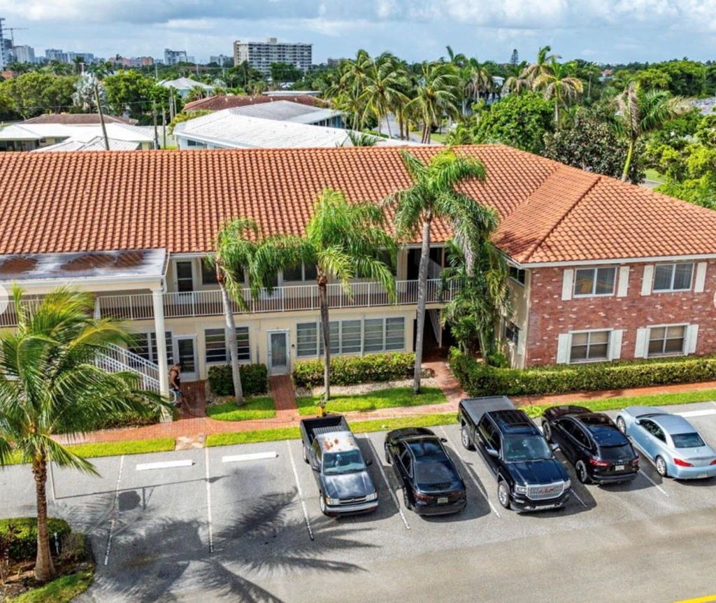 Photo of 2800 NE 28th St #5, Lighthouse Point, FL 33064 (MLS # F10531839)