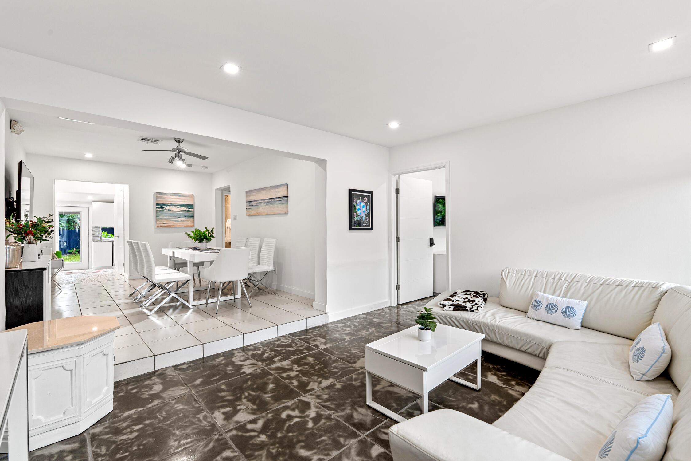 Las Olas By The Sea Ext - Residential