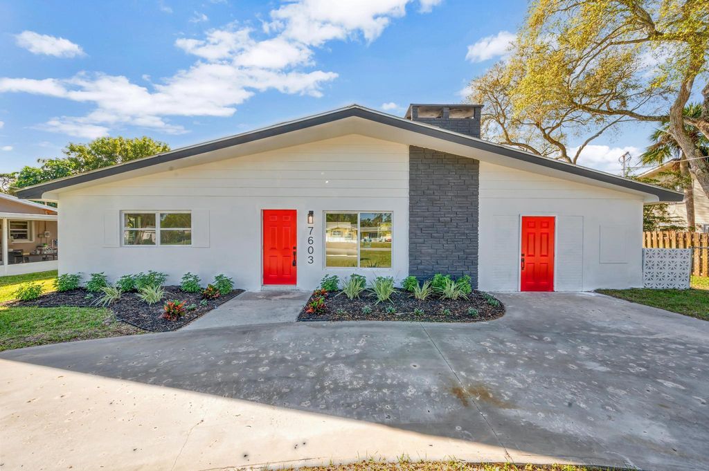 Photo of 7603 Santa Rosa Parkway, Fort Pierce, FL 34951 (MLS # R10982934)