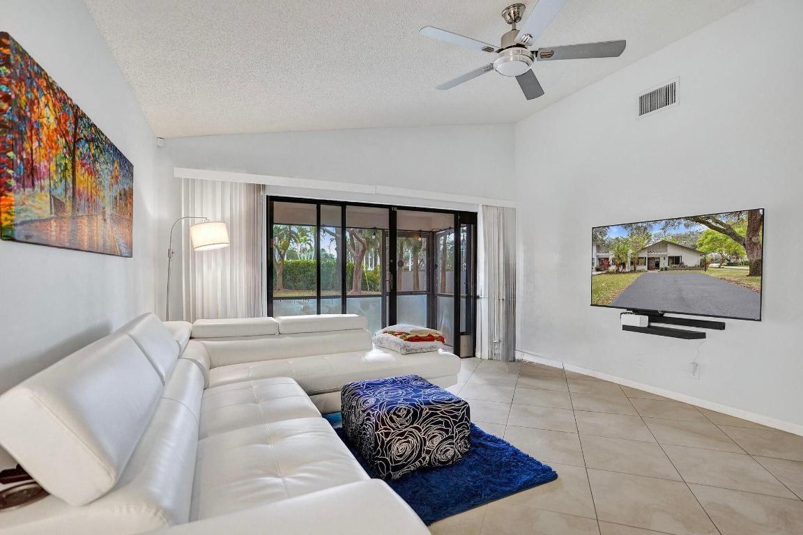 4154 Palm Forest Drive S