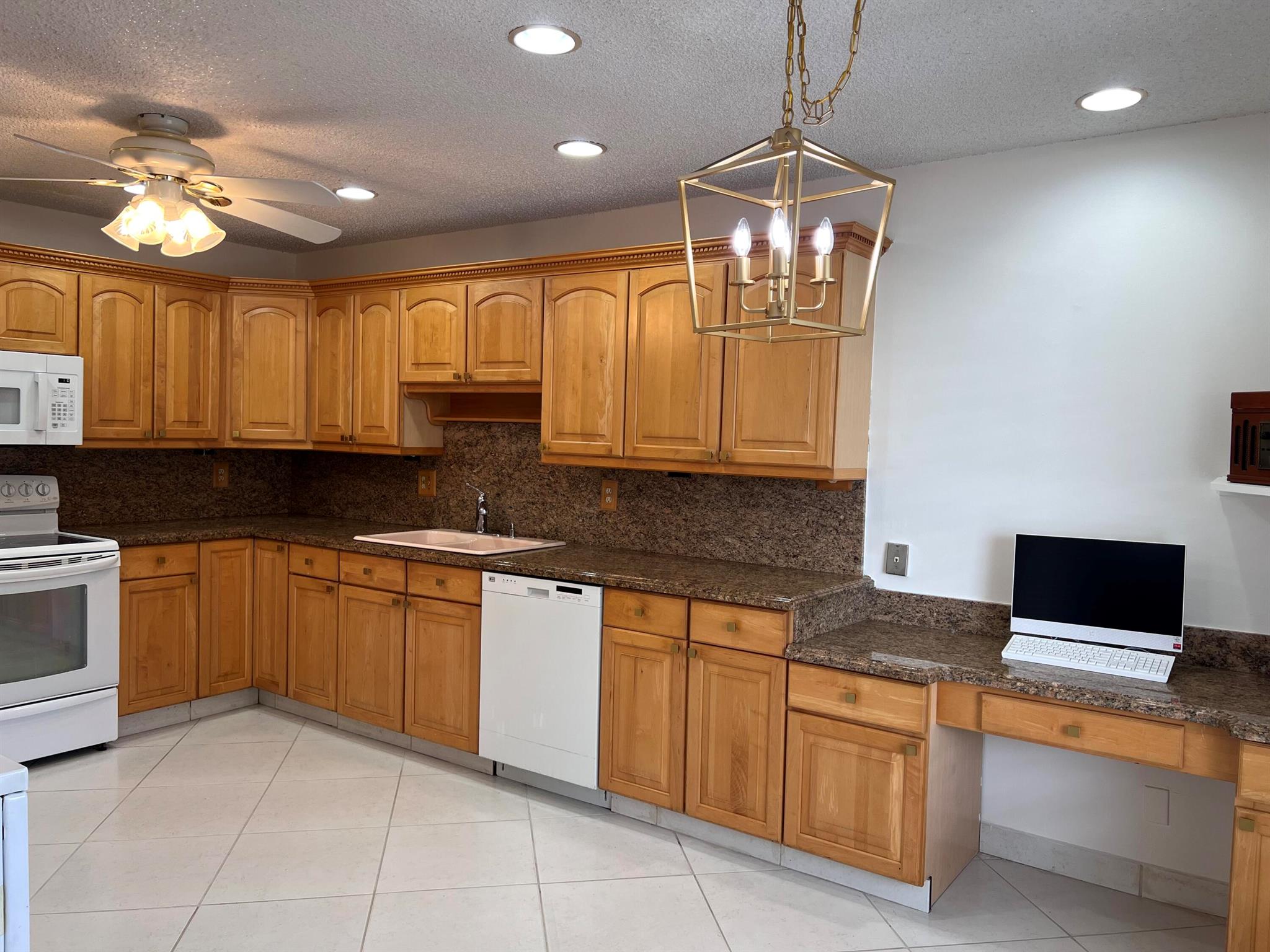1260 NW 20th Avenue 203