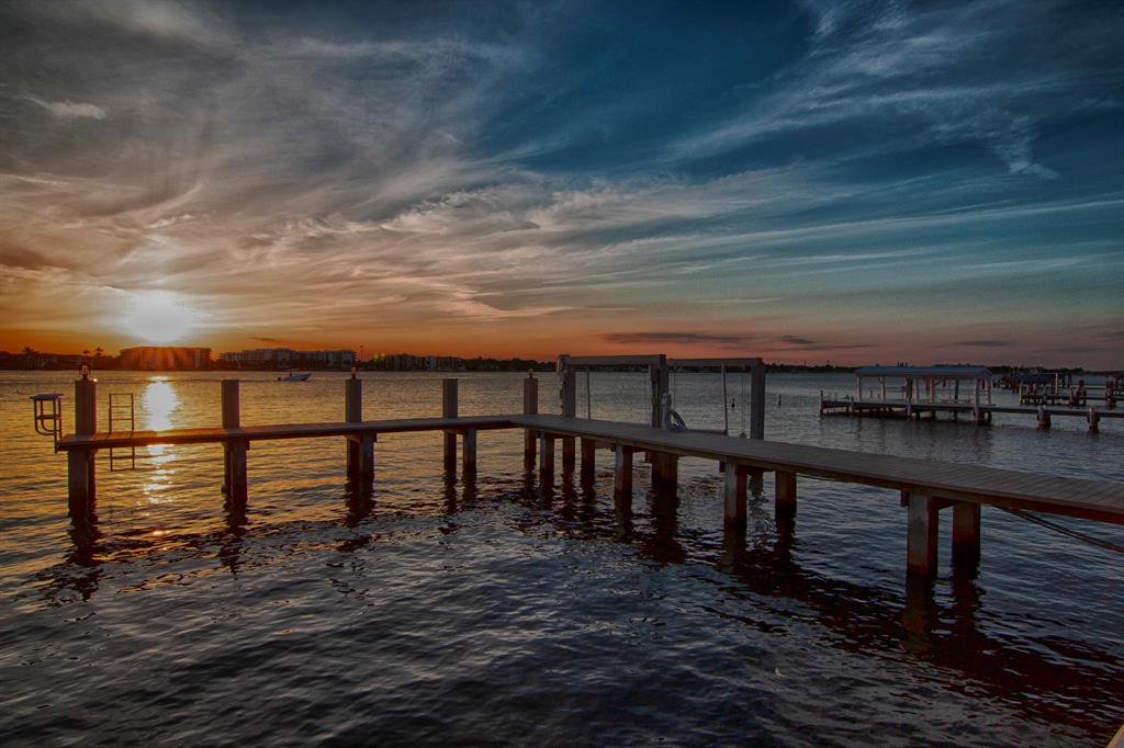 POINT MANALAPAN PL 3 IN - Residential