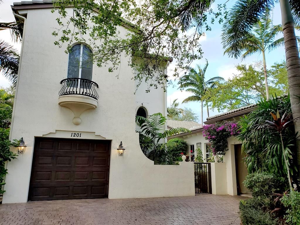 Photo of 1201 Merlot Drive, Palm Beach Gardens, FL 33410 (MLS # R10700669)