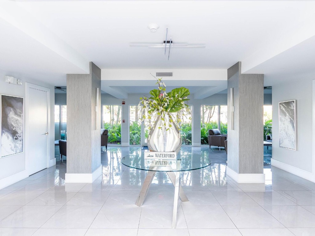 801 S Federal Highway 519