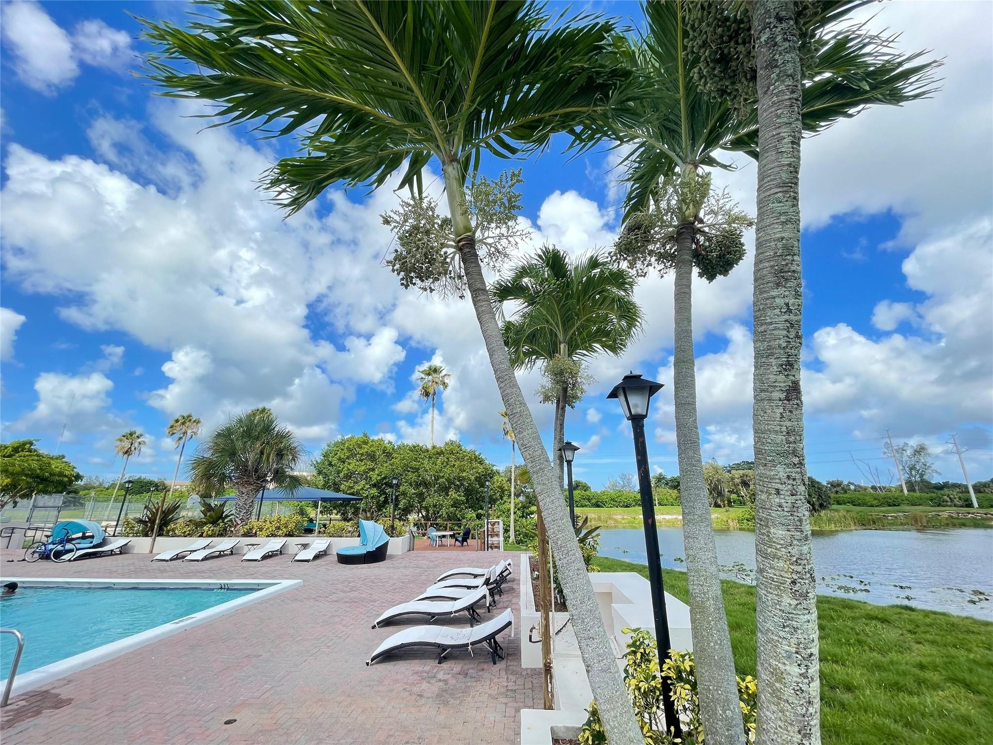 Manors of Inverrary - Residential