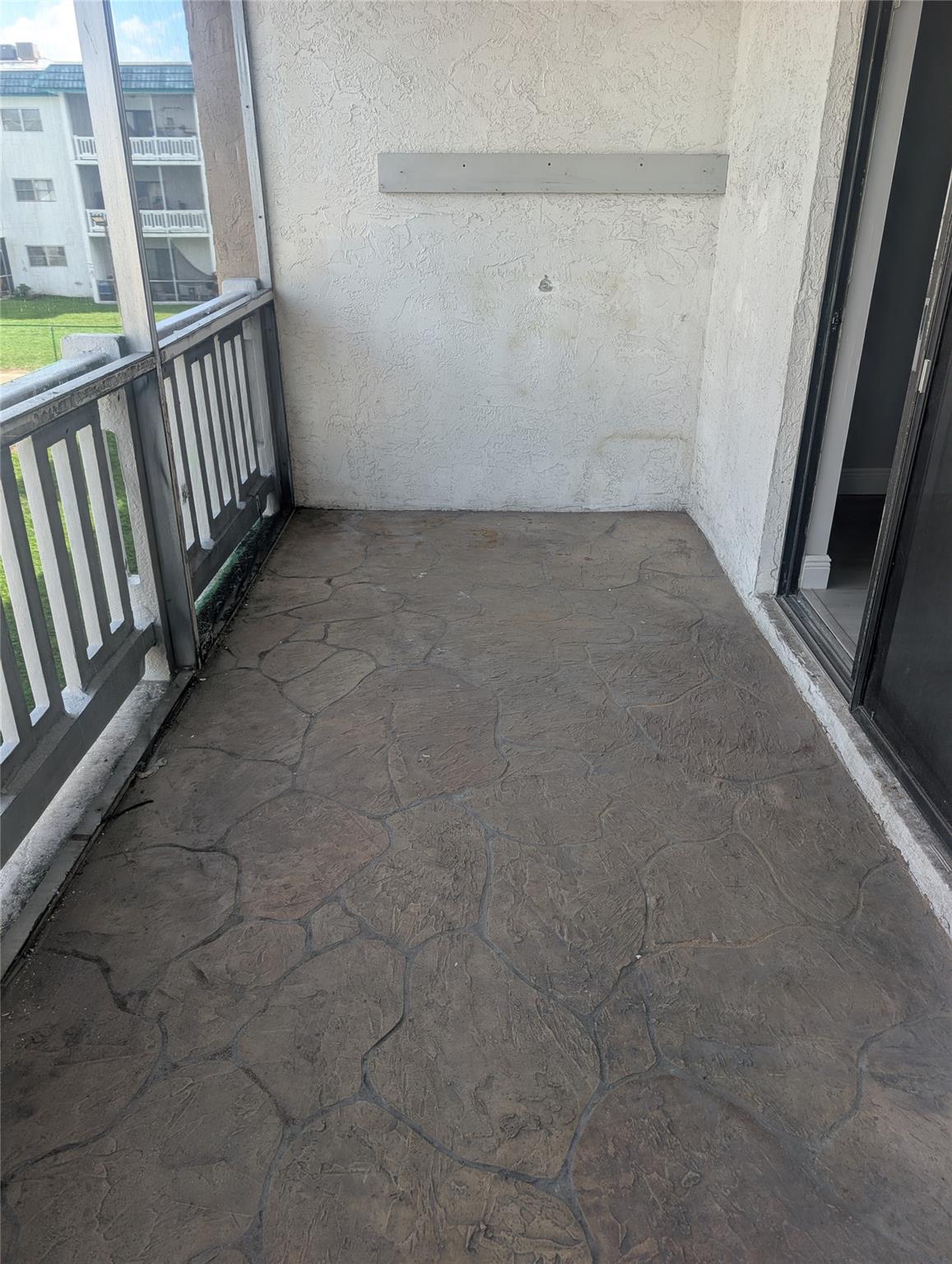LUSH APARTMENTS - Residential Lease