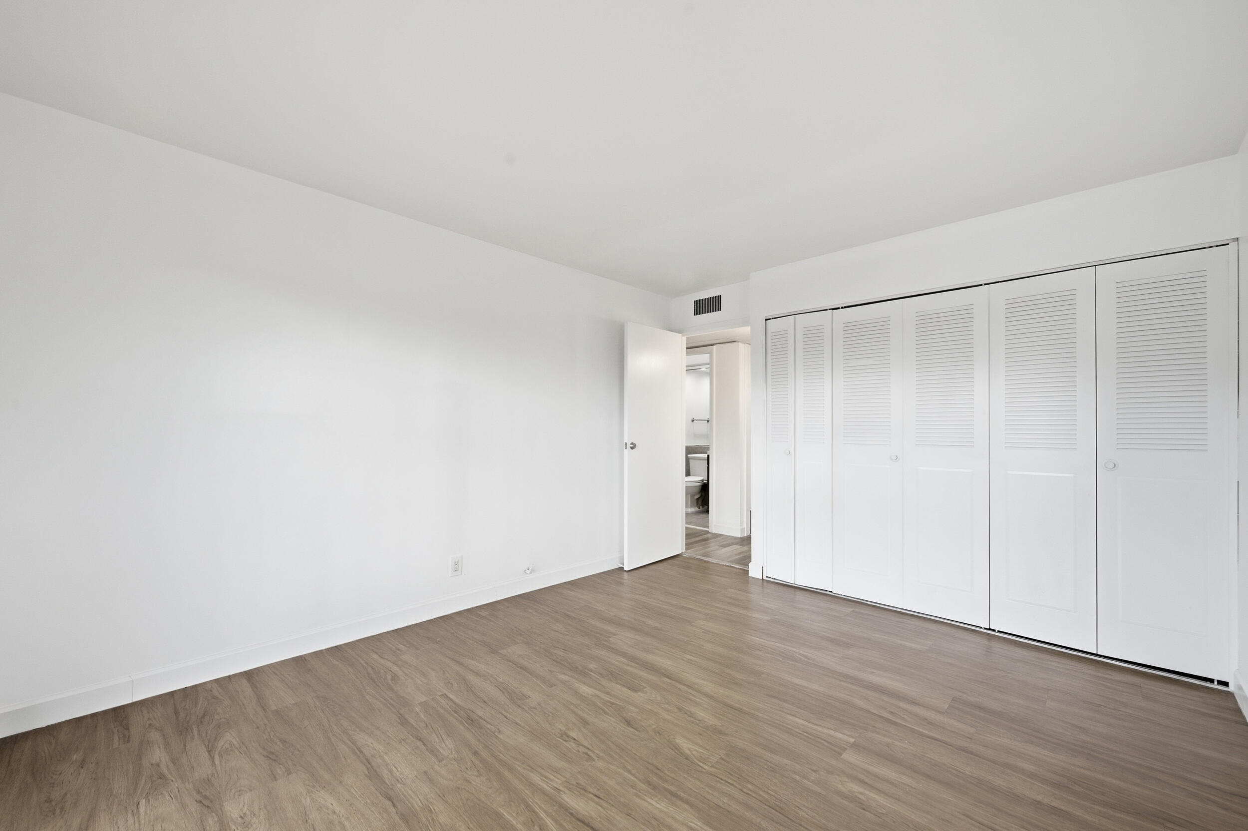 KINGS POINT SAXONY CONDOS - Residential