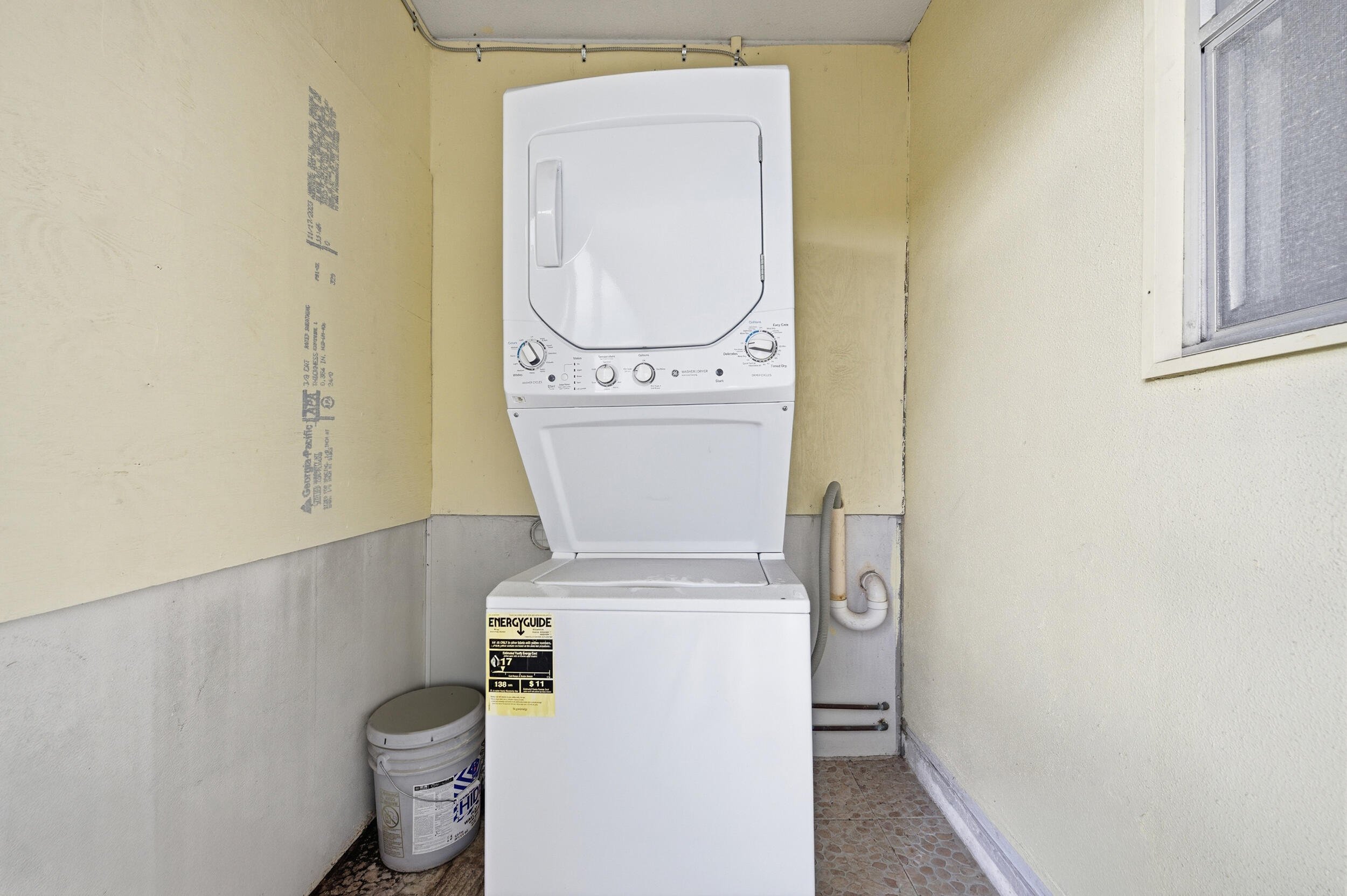 KINGS POINT SAXONY CONDOS - Residential