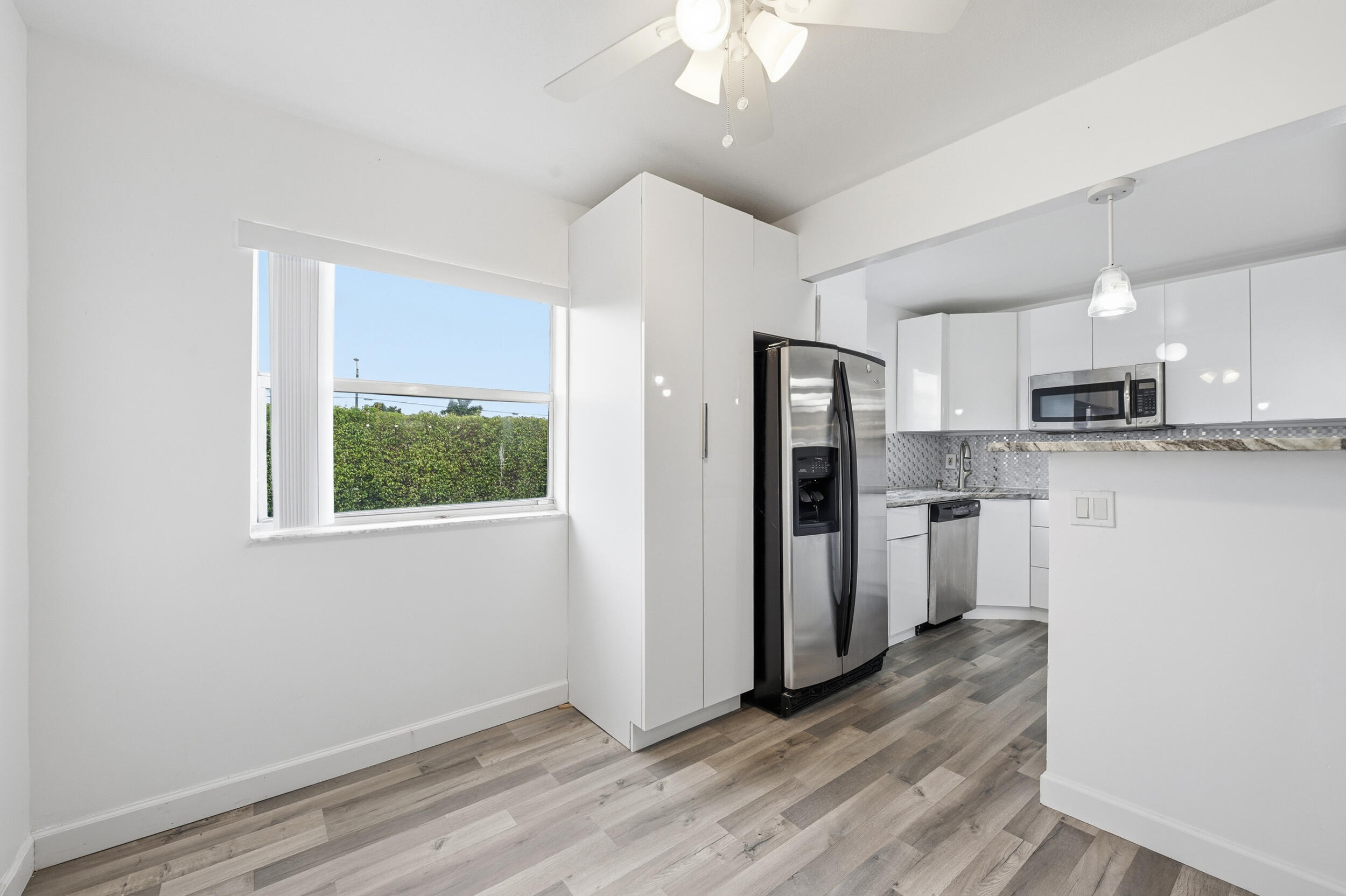 KINGS POINT SAXONY CONDOS - Residential