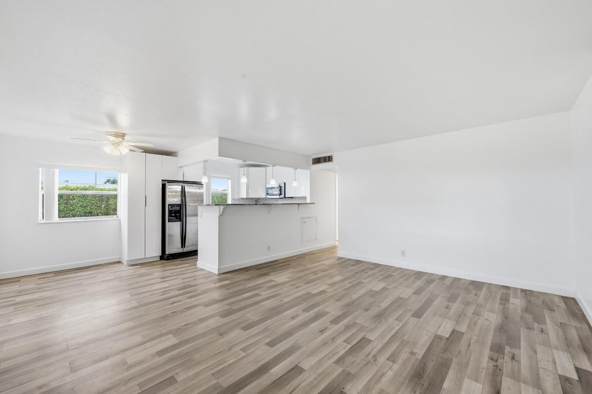 KINGS POINT SAXONY CONDOS - Residential