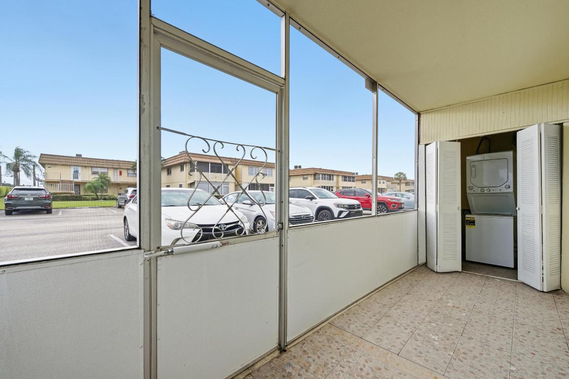 KINGS POINT SAXONY CONDOS - Residential