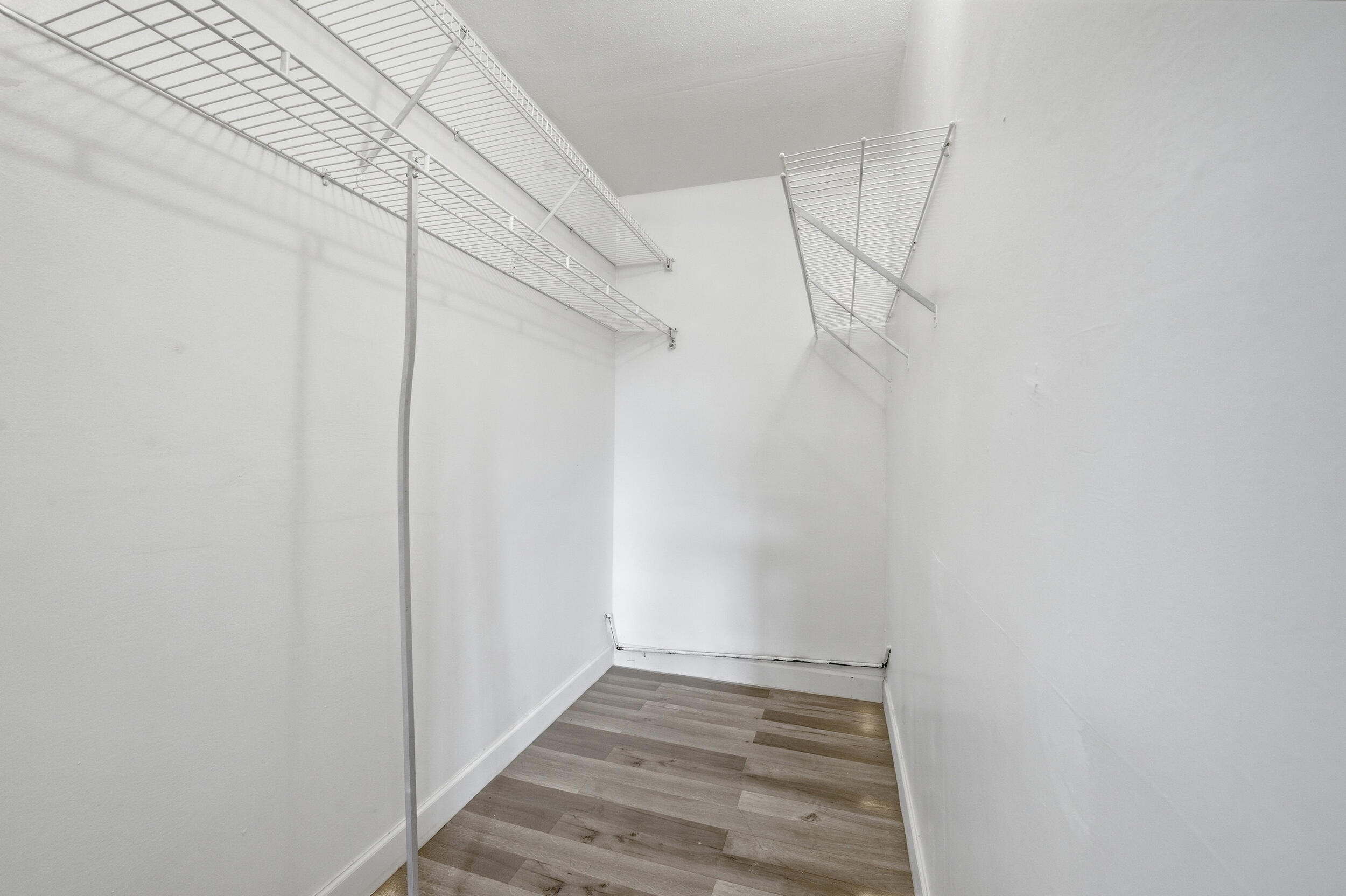 KINGS POINT SAXONY CONDOS - Residential