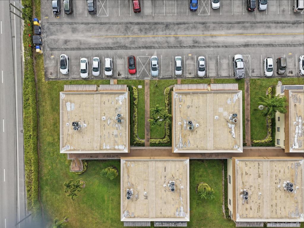 KINGS POINT SAXONY CONDOS - Residential