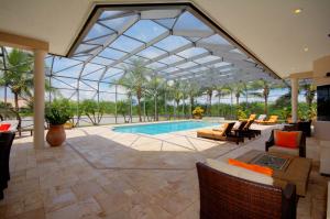 PALM BEACH POINT EAST - Residential