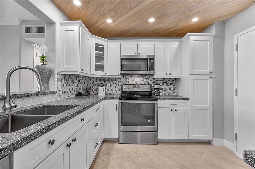 EAST POINT TOWERS CONDO - Residential
