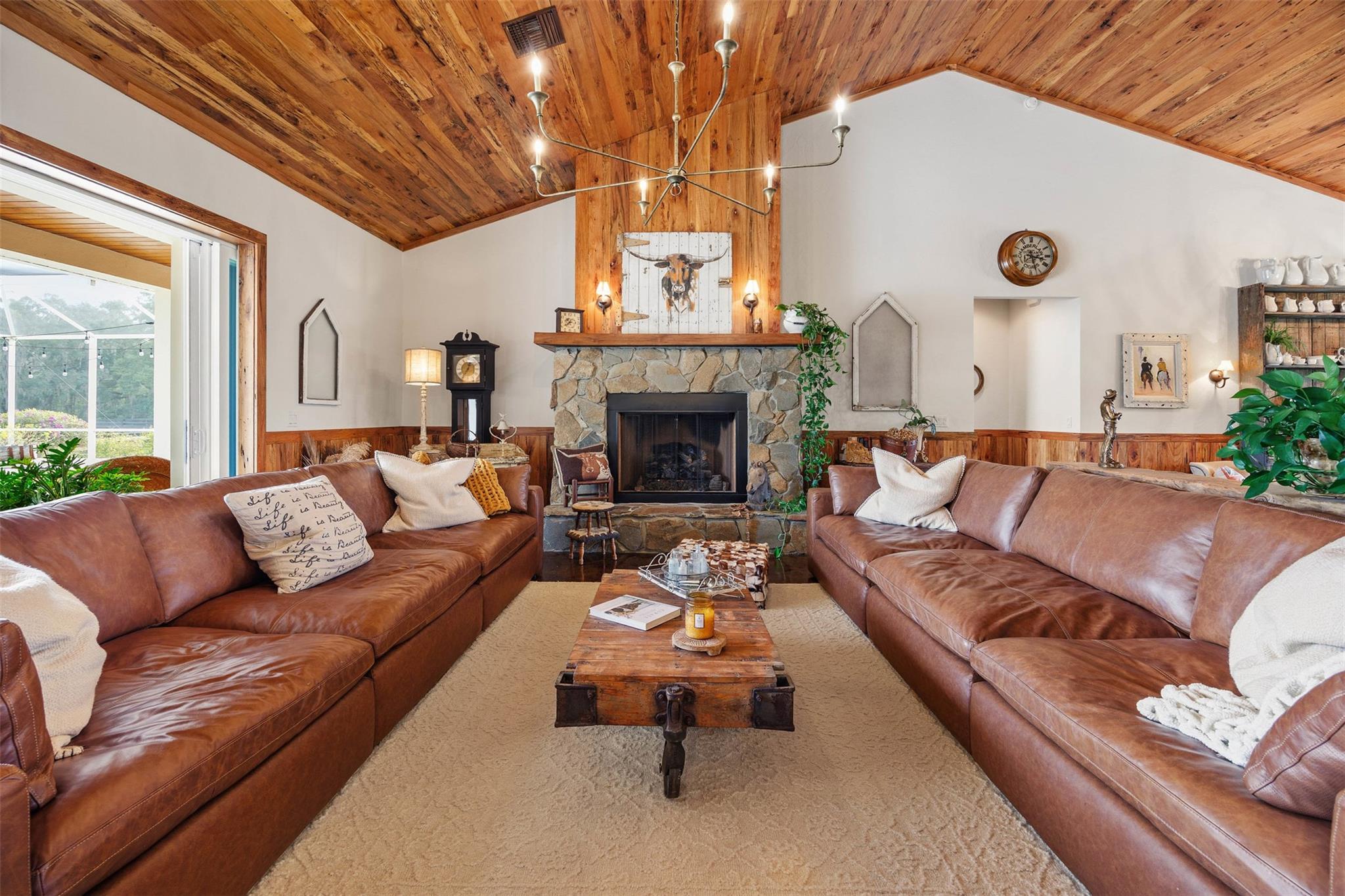 SADDLE RIDGE SUB - Residential