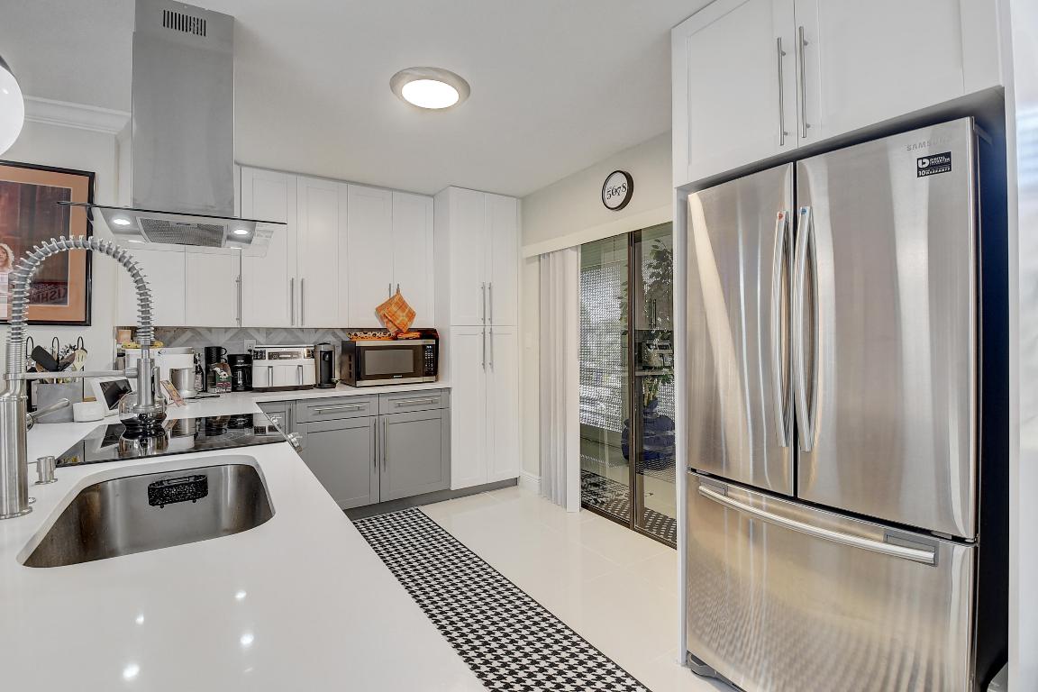 KINGS POINT CAPRI CONDOS - Residential