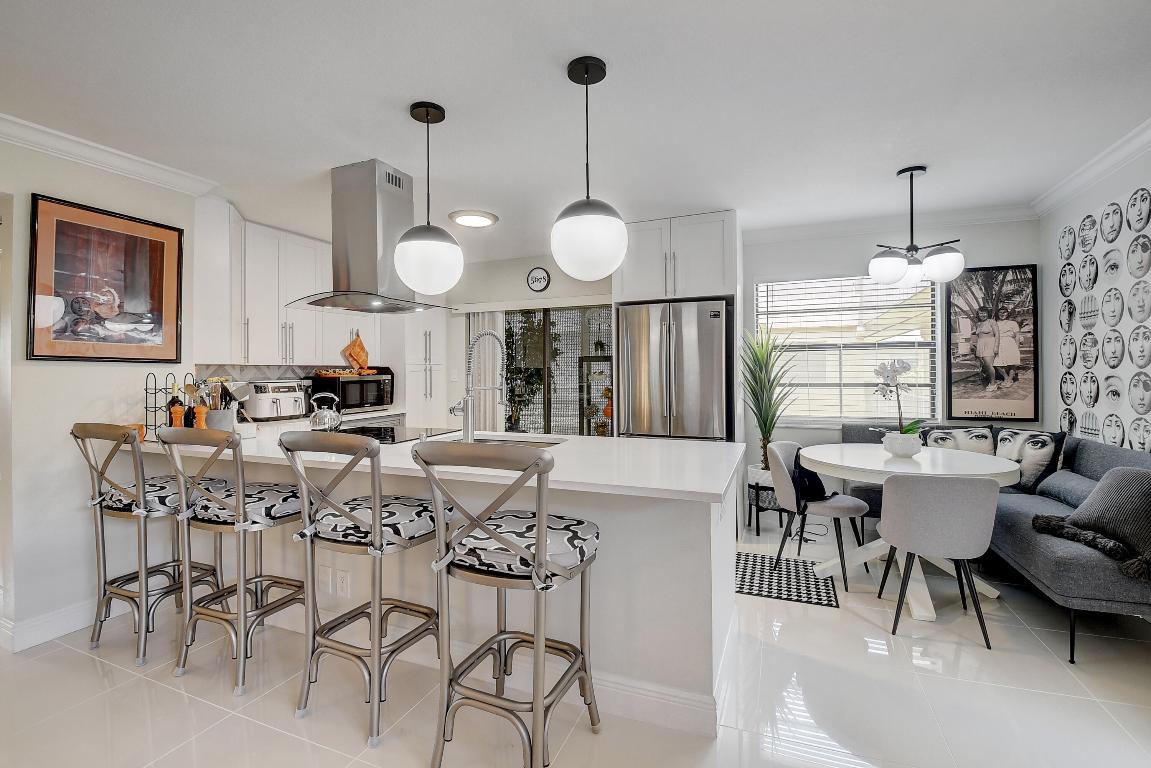 KINGS POINT CAPRI CONDOS - Residential