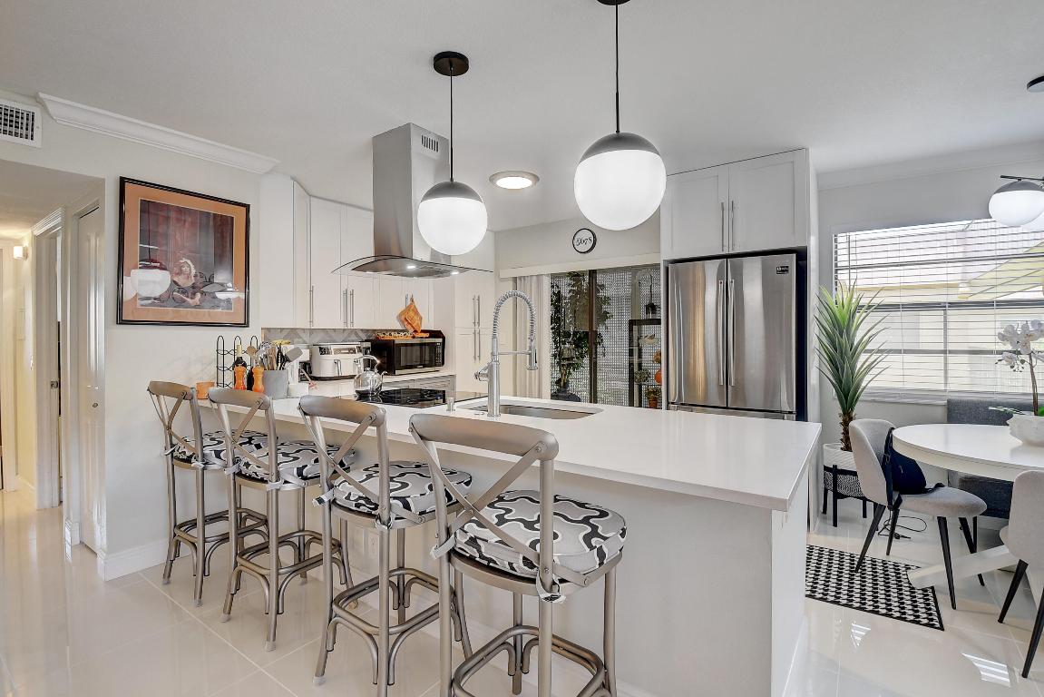 KINGS POINT CAPRI CONDOS - Residential