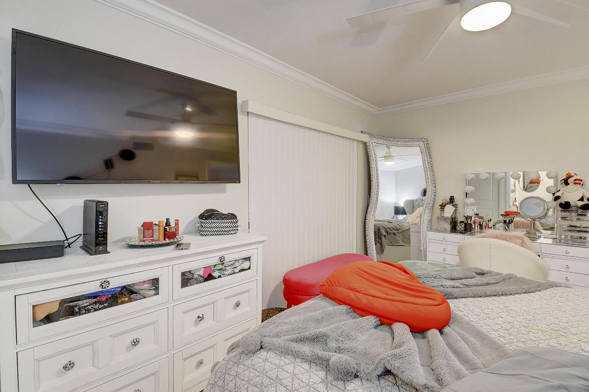 KINGS POINT CAPRI CONDOS - Residential