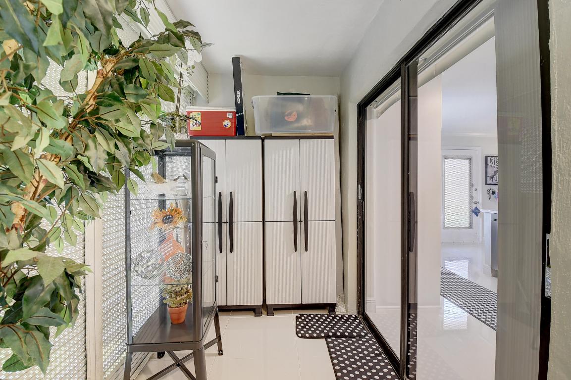 KINGS POINT CAPRI CONDOS - Residential