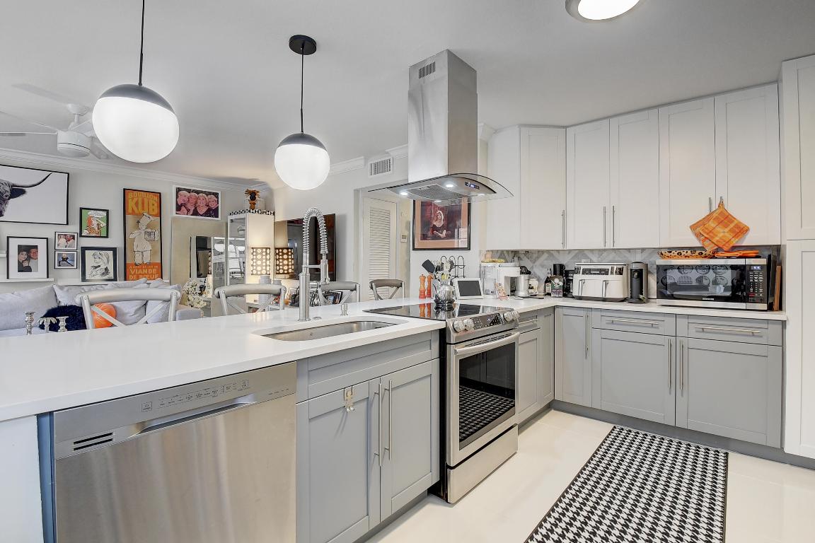 KINGS POINT CAPRI CONDOS - Residential