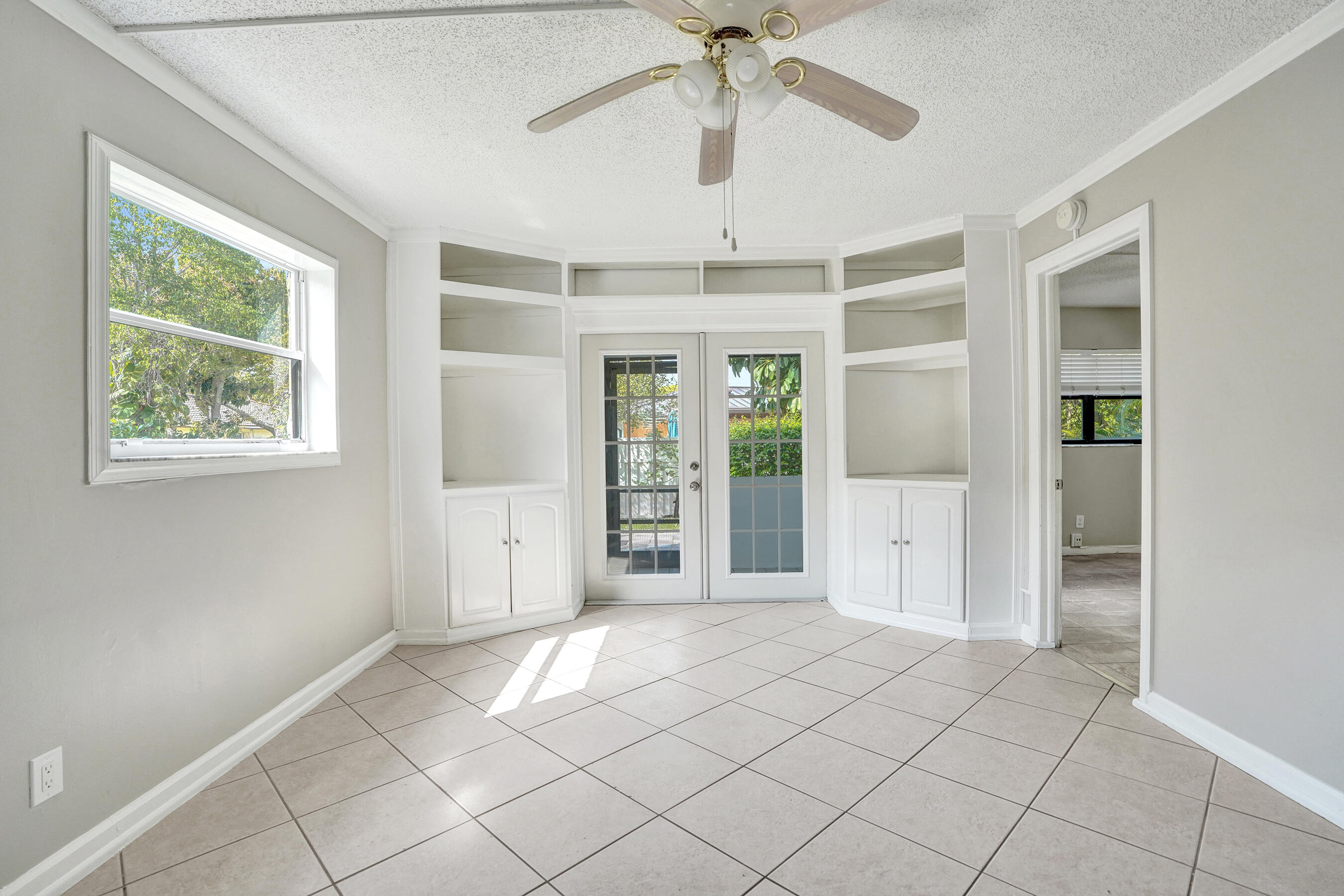 CORAL RUN CONDO - Residential Lease