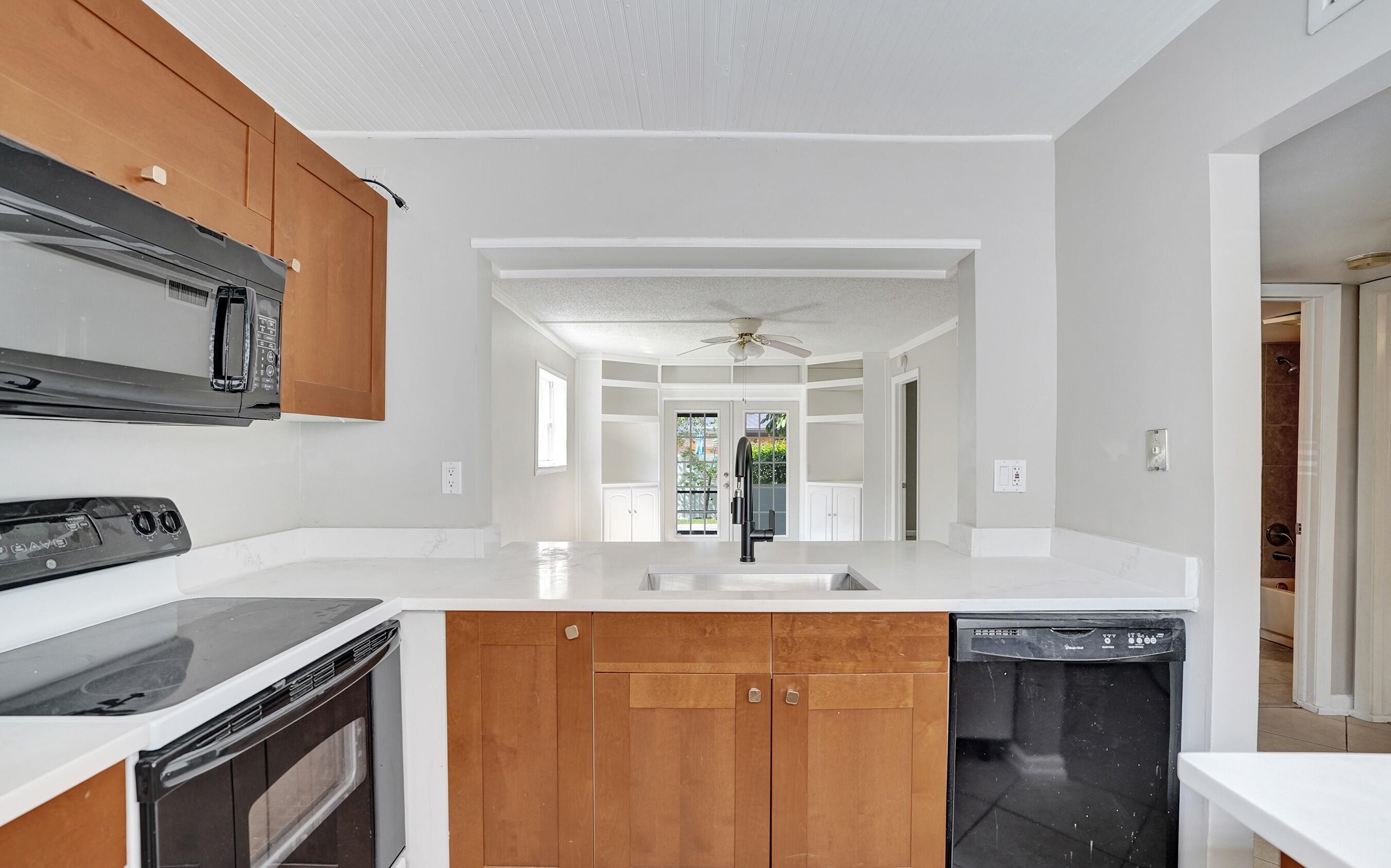 CORAL RUN CONDO - Residential Lease